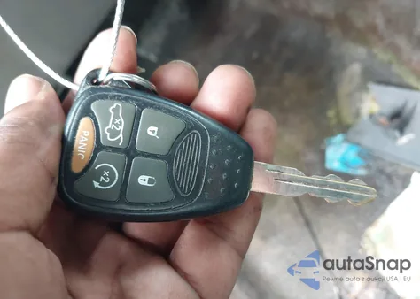 2007 Jeep Commander Sport z USA, uszkodzony, nr VIN 1J8HG48N77C611652